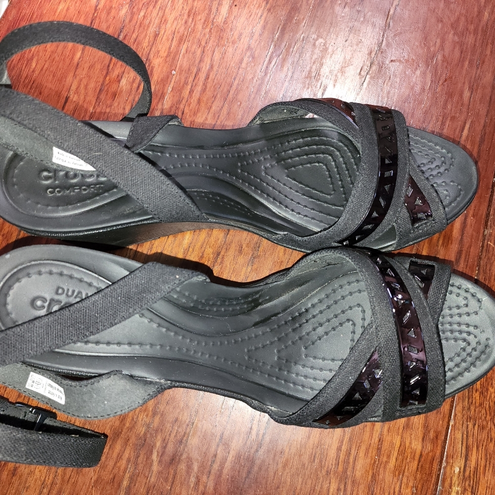 Crocs Leigh II Cross-Strap Wedge womens Wedge Sandal